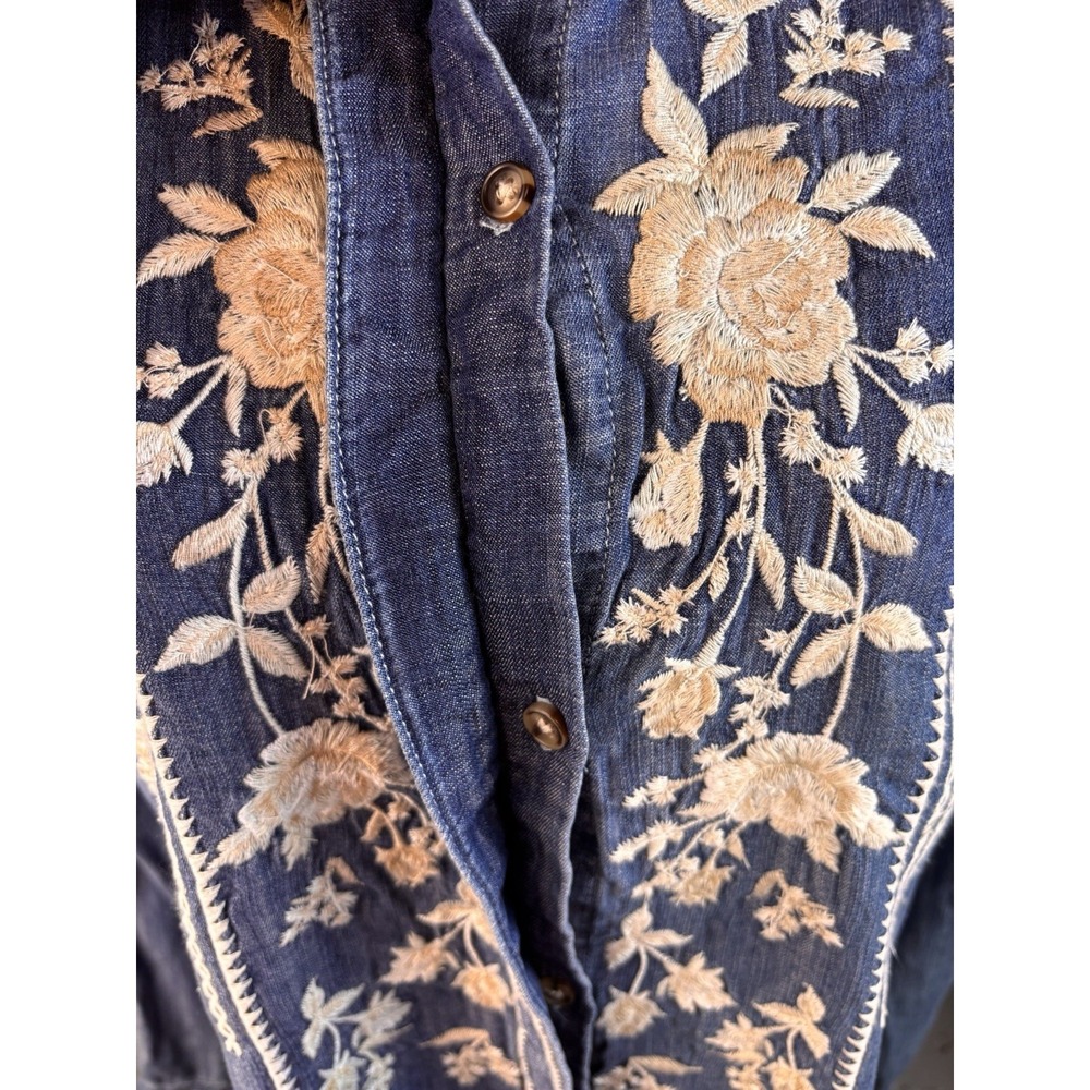 Sundance Driftwood Blue Embroidered "Auger Falls Shirt" Size Med? (e6) - Picture 5 of 10